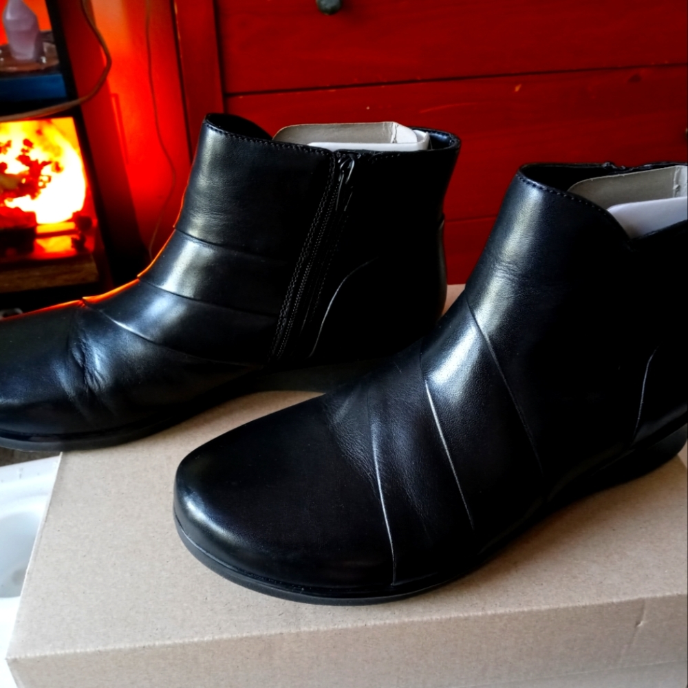 Clark's Women's Hope Rest Ankle Boot 10W